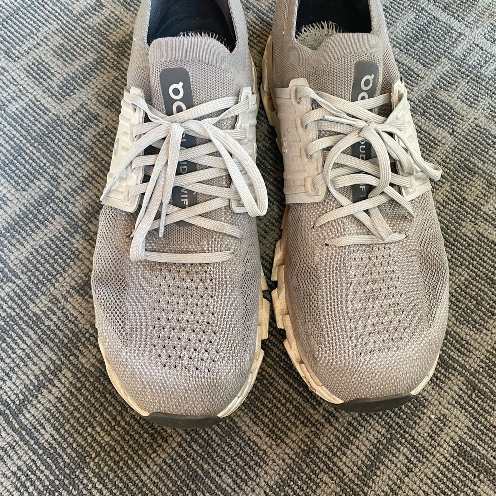 On Running Men's Light Gray Athletic Shoes
